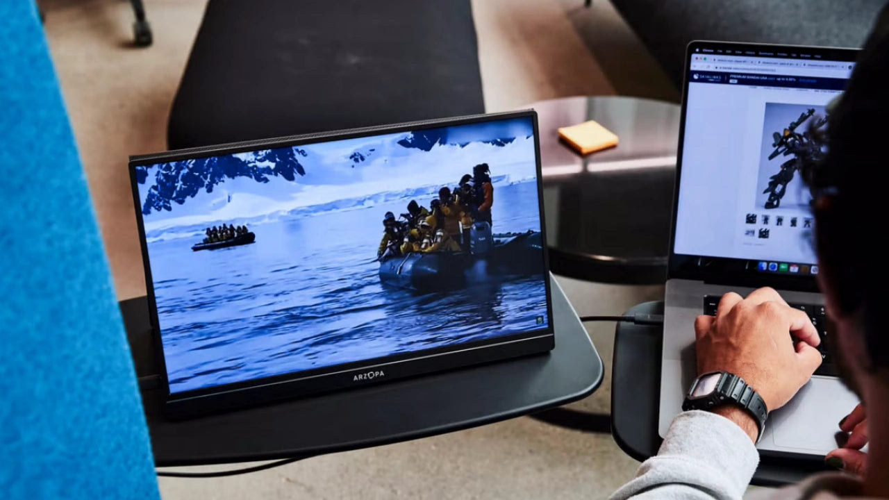 Does a Portable Monitor Charge Like a Laptop?